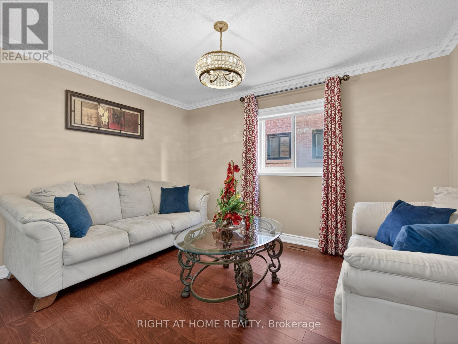 7068 Rosehurst Drive, Mississauga, Ontario  L5N 6Y8 - Photo 7 - W13064528