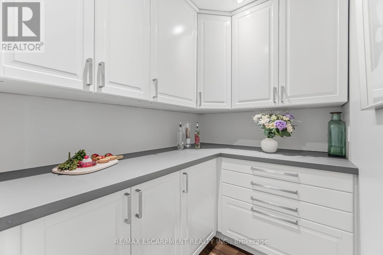 3332 Testimony Square, Mississauga, Ontario  L5B 3G2 - Photo 17 - W13064558