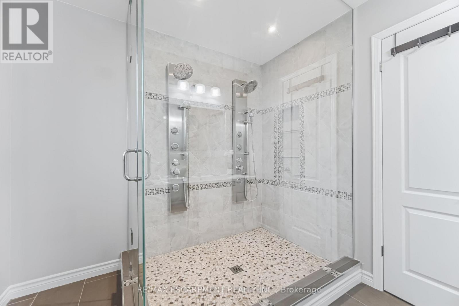 3332 Testimony Square, Mississauga, Ontario  L5B 3G2 - Photo 25 - W13064558