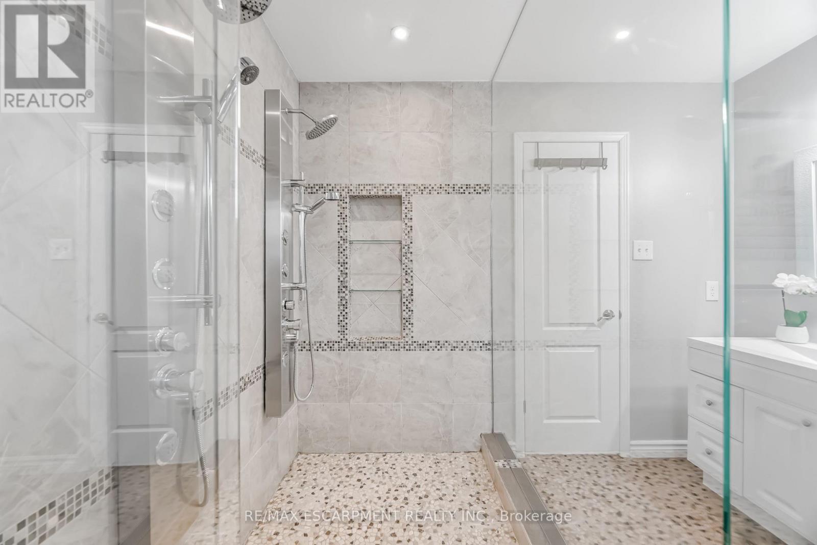 3332 Testimony Square, Mississauga, Ontario  L5B 3G2 - Photo 26 - W13064558