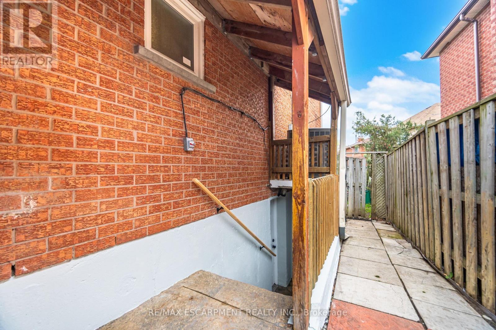 3332 Testimony Square, Mississauga, Ontario  L5B 3G2 - Photo 32 - W13064558