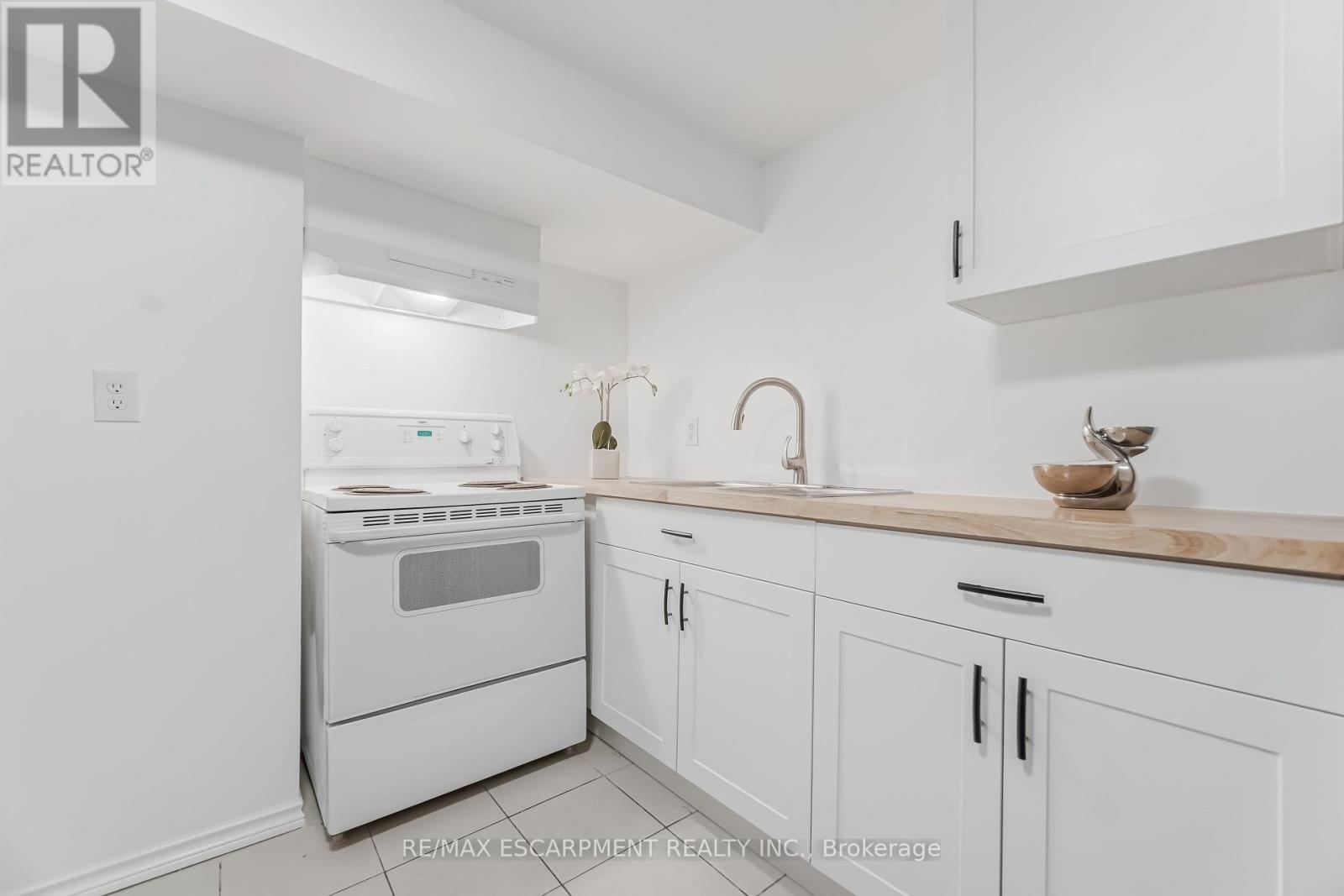 3332 Testimony Square, Mississauga, Ontario  L5B 3G2 - Photo 37 - W13064558