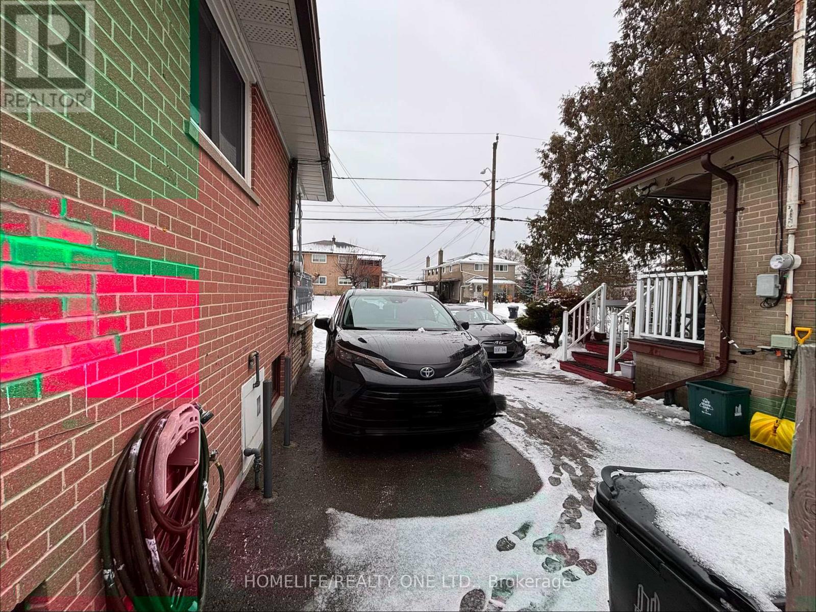 77 Newlin Crescent, Toronto, Ontario  M3L 1X5 - Photo 32 - W13064594