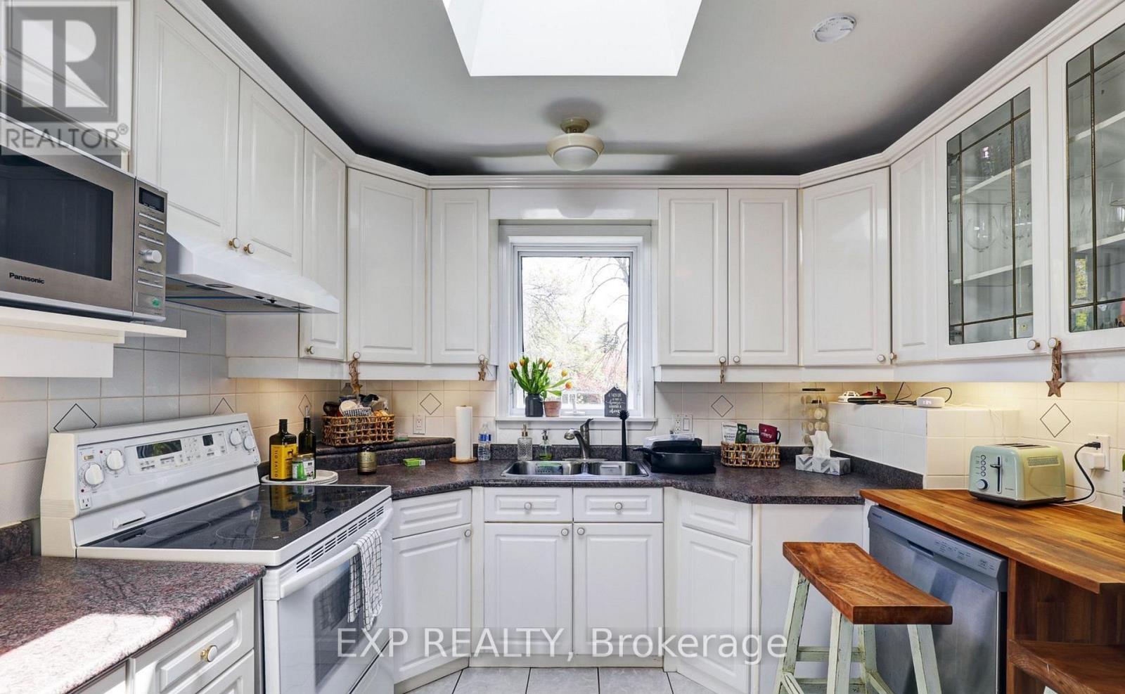 142 Thompson Avenue, Toronto, Ontario  M8Z 3V2 - Photo 7 - W13064606