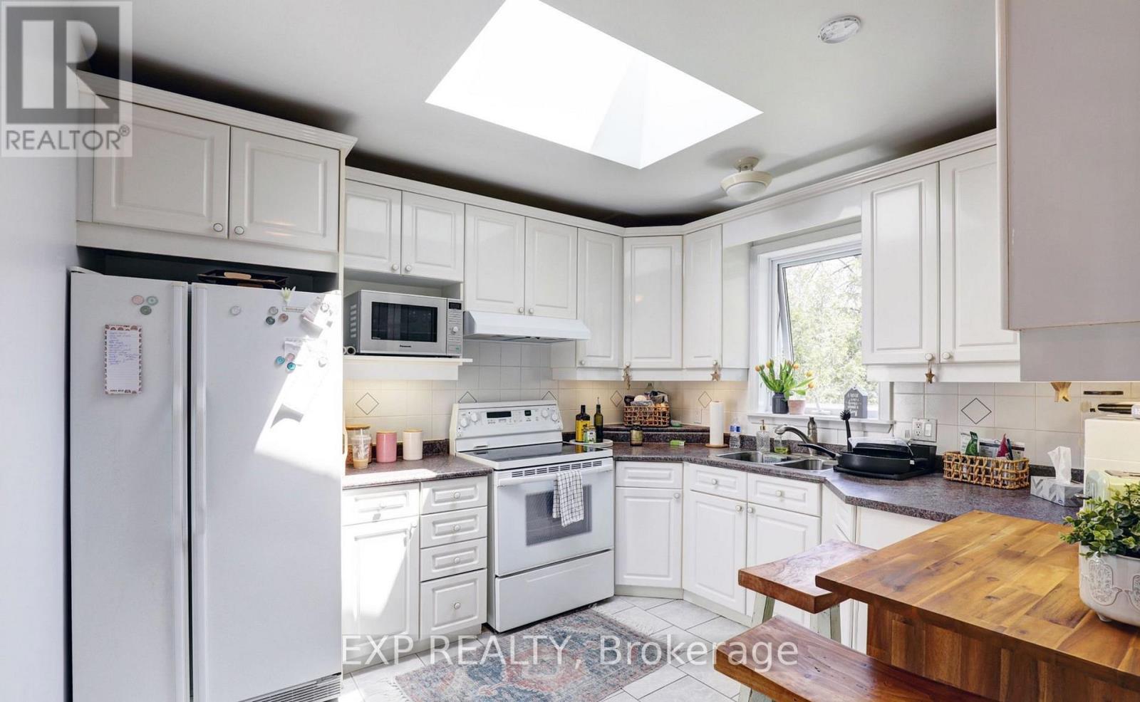 142 Thompson Avenue, Toronto, Ontario  M8Z 3V2 - Photo 8 - W13064606