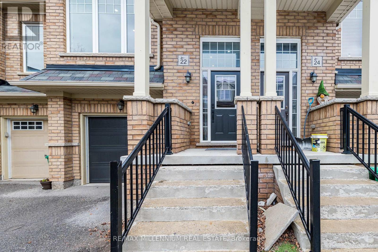 22 Magdalene Crescent, Brampton, Ontario  L6Z 0G8 - Photo 5 - W13064632