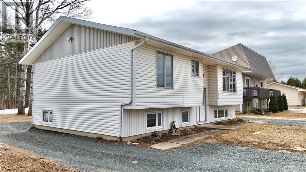 253 Jaques, Beresford, New Brunswick  E8K 1J9 - Photo 2 - NB138364