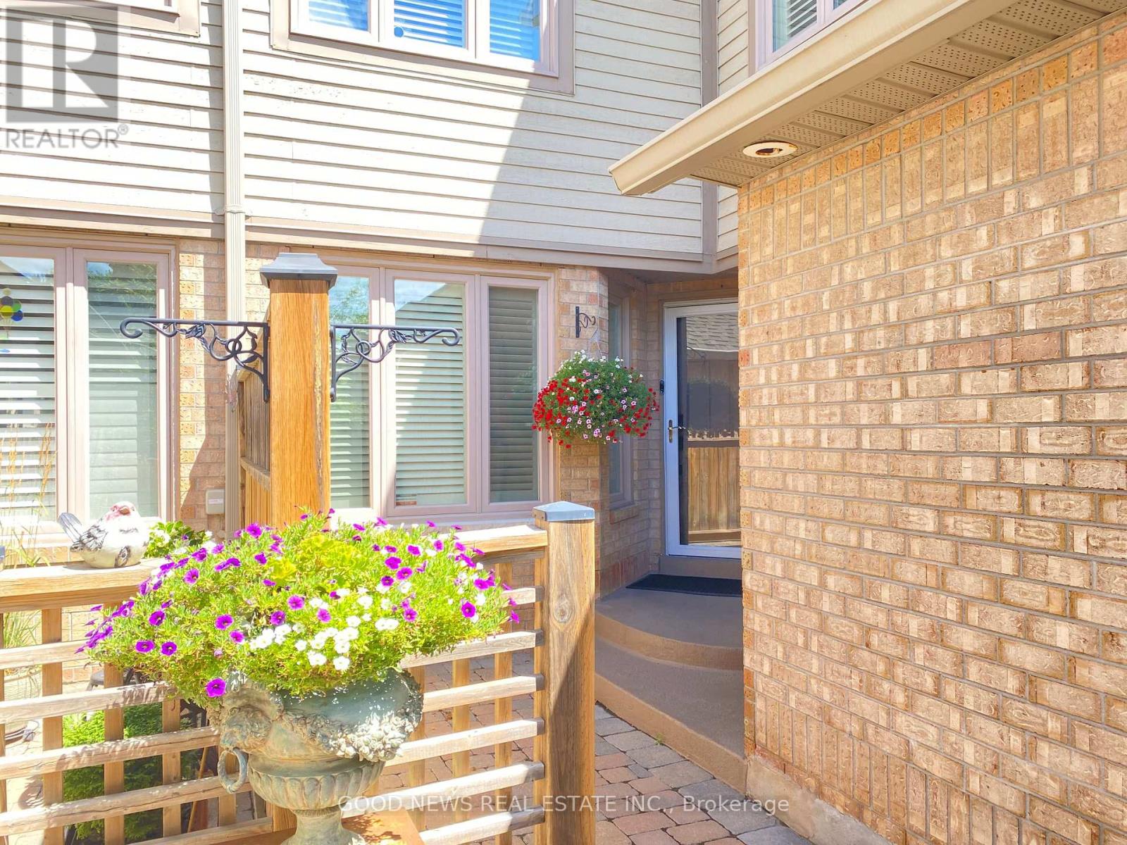 31 - 1725 The Chase, Mississauga, Ontario  L5M 4N3 - Photo 3 - W13055936