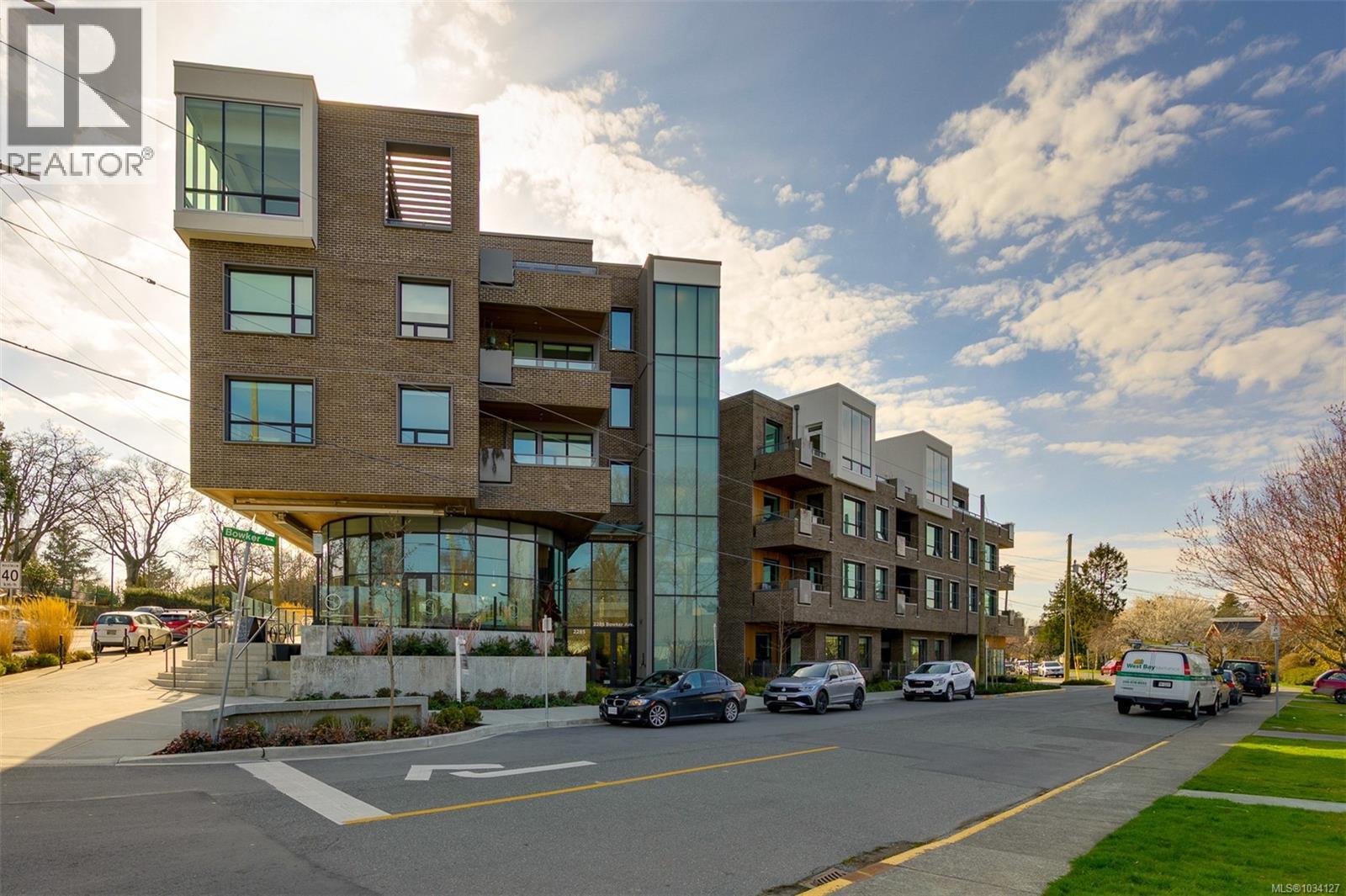 PH5 2285 Bowker Ave, Oak Bay, British Columbia