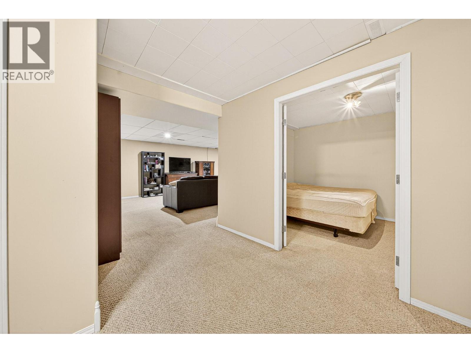 255 Pine Avenue, Sparwood, British Columbia  V0B 2G0 - Photo 20 - 10385435