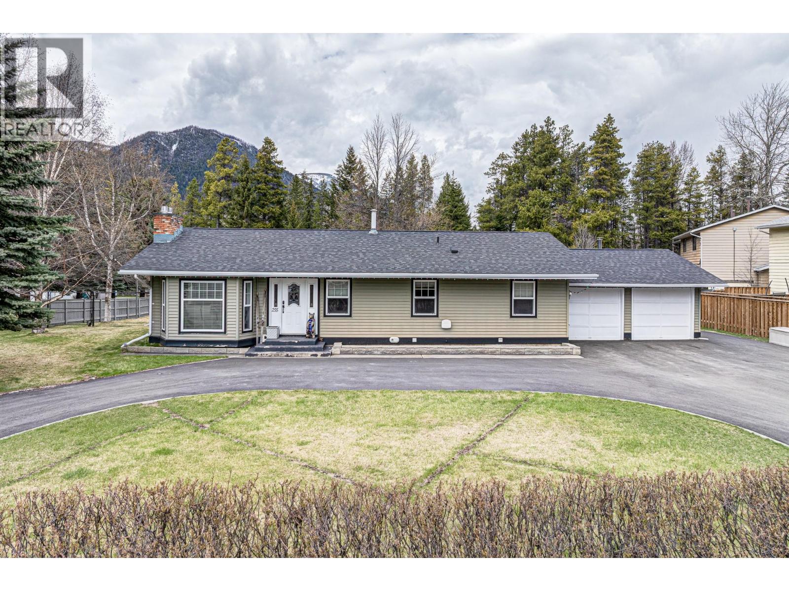 255 Pine Avenue, Sparwood, British Columbia  V0B 2G0 - Photo 31 - 10385435