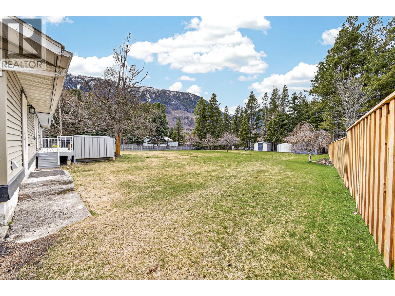 255 Pine Avenue, Sparwood, British Columbia  V0B 2G0 - Photo 41 - 10385435