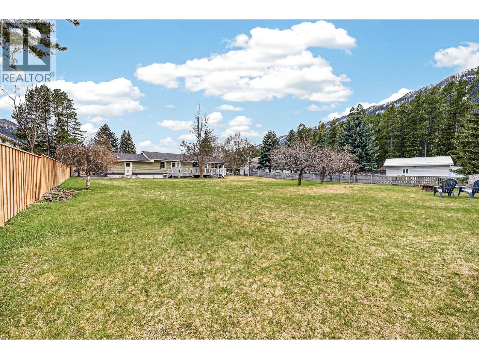 255 Pine Avenue, Sparwood, British Columbia  V0B 2G0 - Photo 42 - 10385435