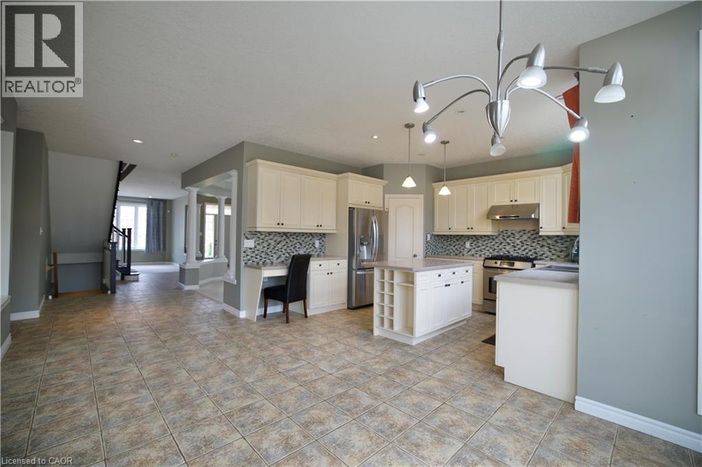 711 Cedar Bend Drive, Waterloo, Ontario  N2V 2R2 - Photo 6 - 40805537