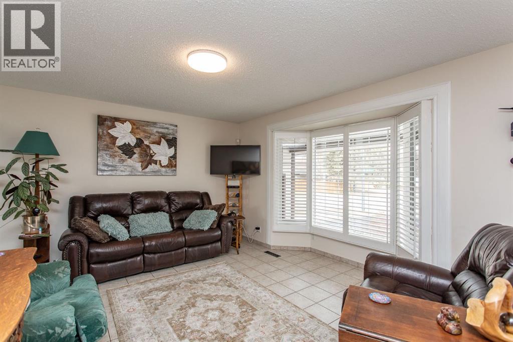 13 Scott Street, Red Deer, Alberta  T4N 0E3 - Photo 3 - A2299301
