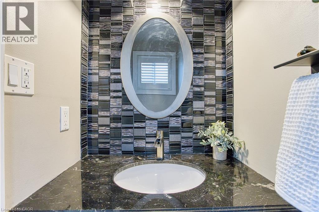 39 Regis Court, Stoney Creek, Ontario  L8E 4M8 - Photo 16 - 40821866