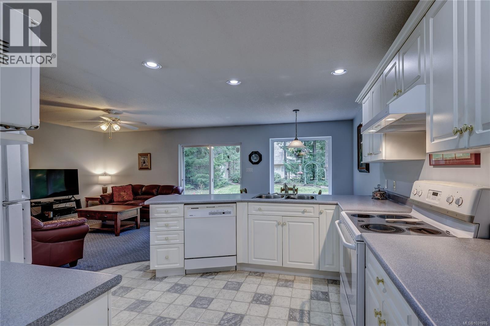 1377 Meadowood Way, Qualicum Beach, British Columbia  V9K 2S4 - Photo 6 - 1031976