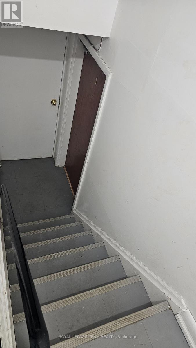 1 - 395 Peach Tree Lane, Ottawa, Ontario  K1K 2R7 - Photo 2 - X13064826