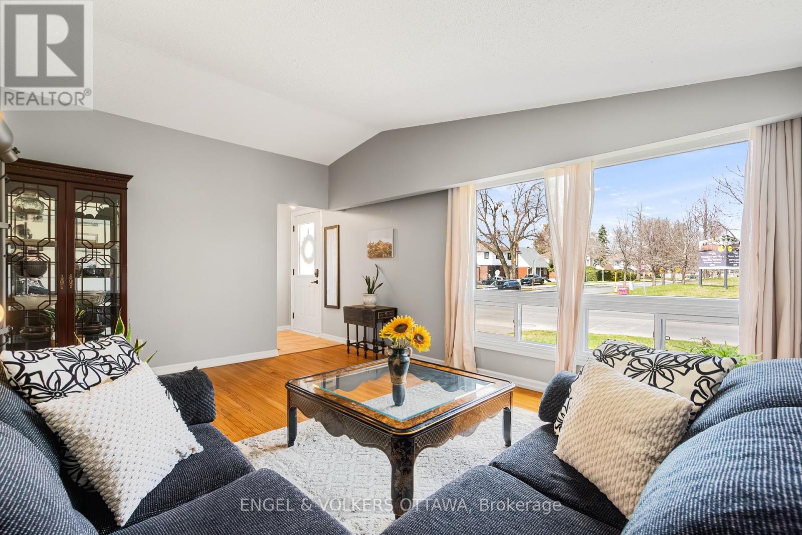 1004 Pleasant Park Road, Ottawa, Ontario  K1G 2A1 - Photo 8 - X13064868