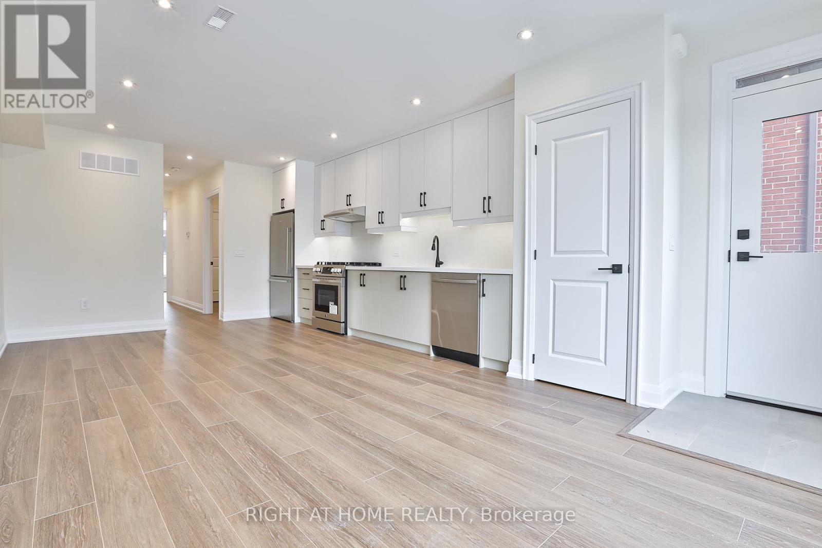 1 - 39 Fifteenth Street, Toronto, Ontario  M8V 3J3 - Photo 4 - W12873268