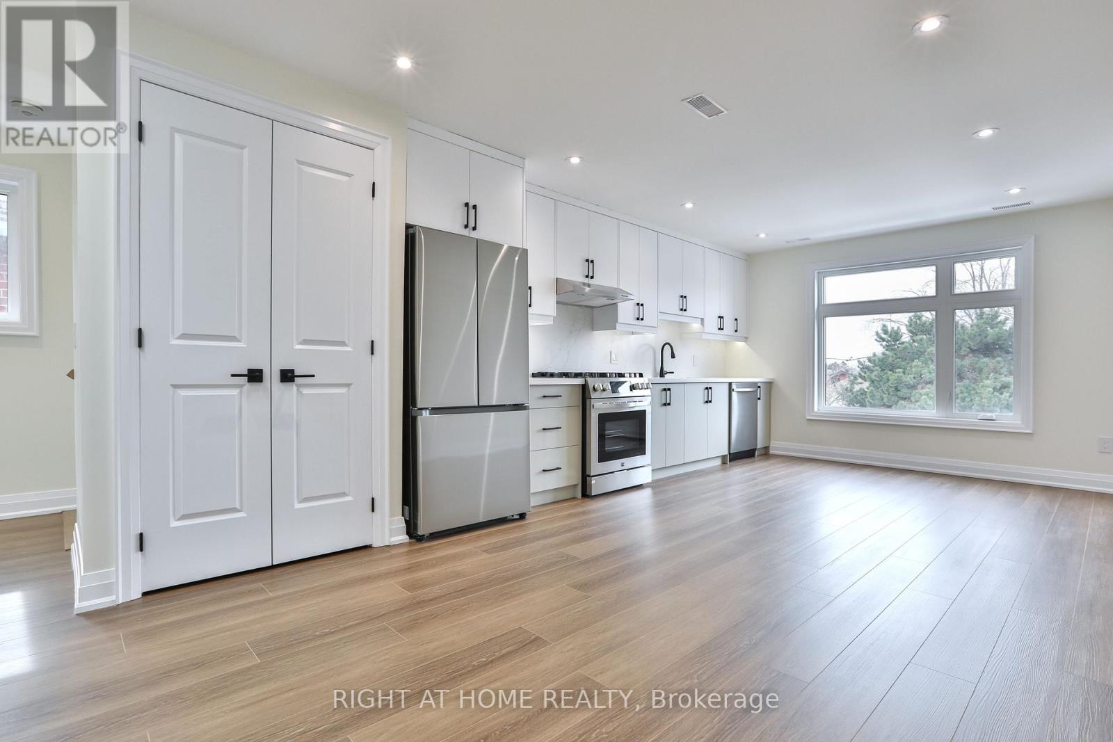 3 - 39 Fifteenth Street, Toronto, Ontario  M8V 3J3 - Photo 2 - W12873272