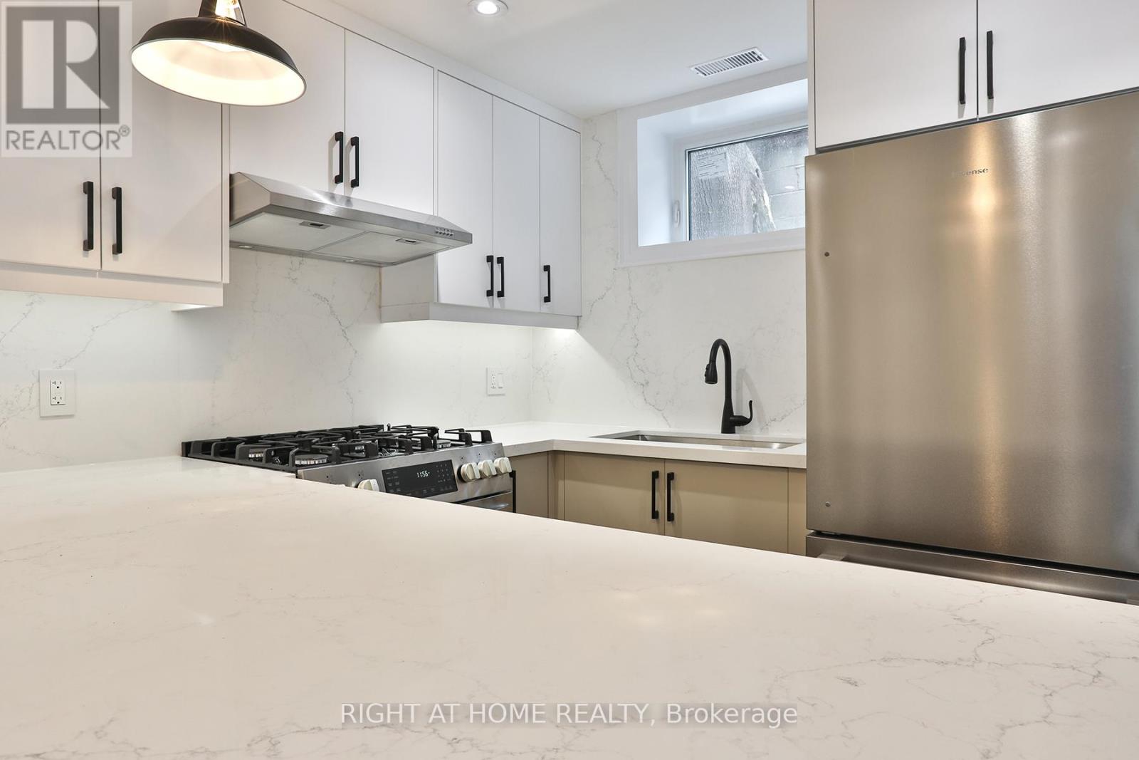 4 (Garden Suite) - 39 Fifteenth Street, Toronto, Ontario  M8V 3J3 - Photo 9 - W12873274