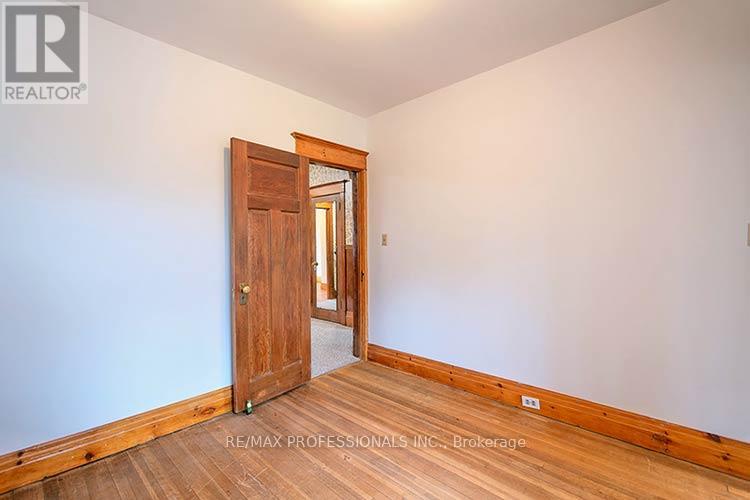 316 Durie Street, Toronto, Ontario  M6S 3G3 - Photo 17 - W13059920