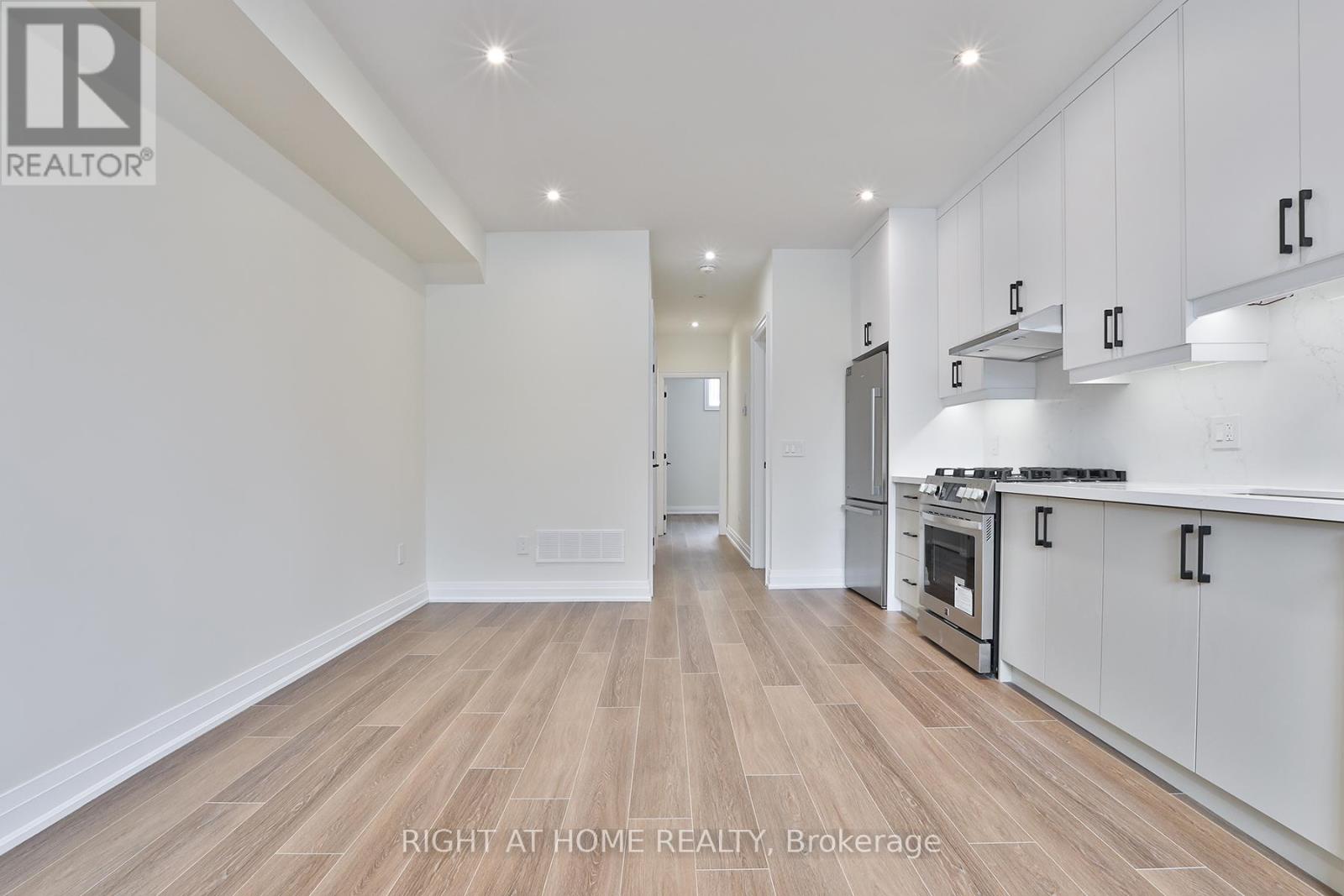 2 - 39 Fifteenth Street, Toronto, Ontario  M8V 3J3 - Photo 8 - W12873270