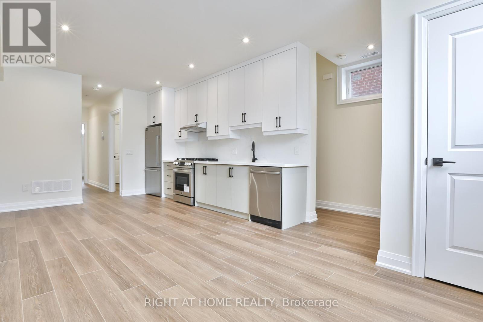 2 - 39 Fifteenth Street, Toronto, Ontario  M8V 3J3 - Photo 9 - W12873270