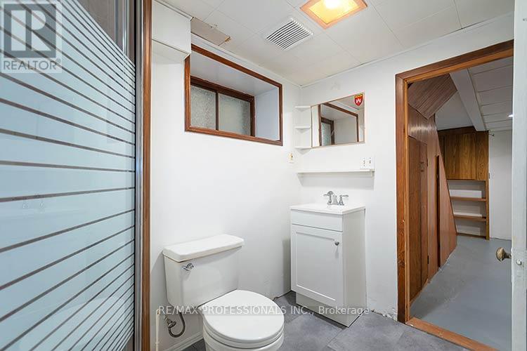 316 Durie Street, Toronto, Ontario  M6S 3G3 - Photo 25 - W13059920