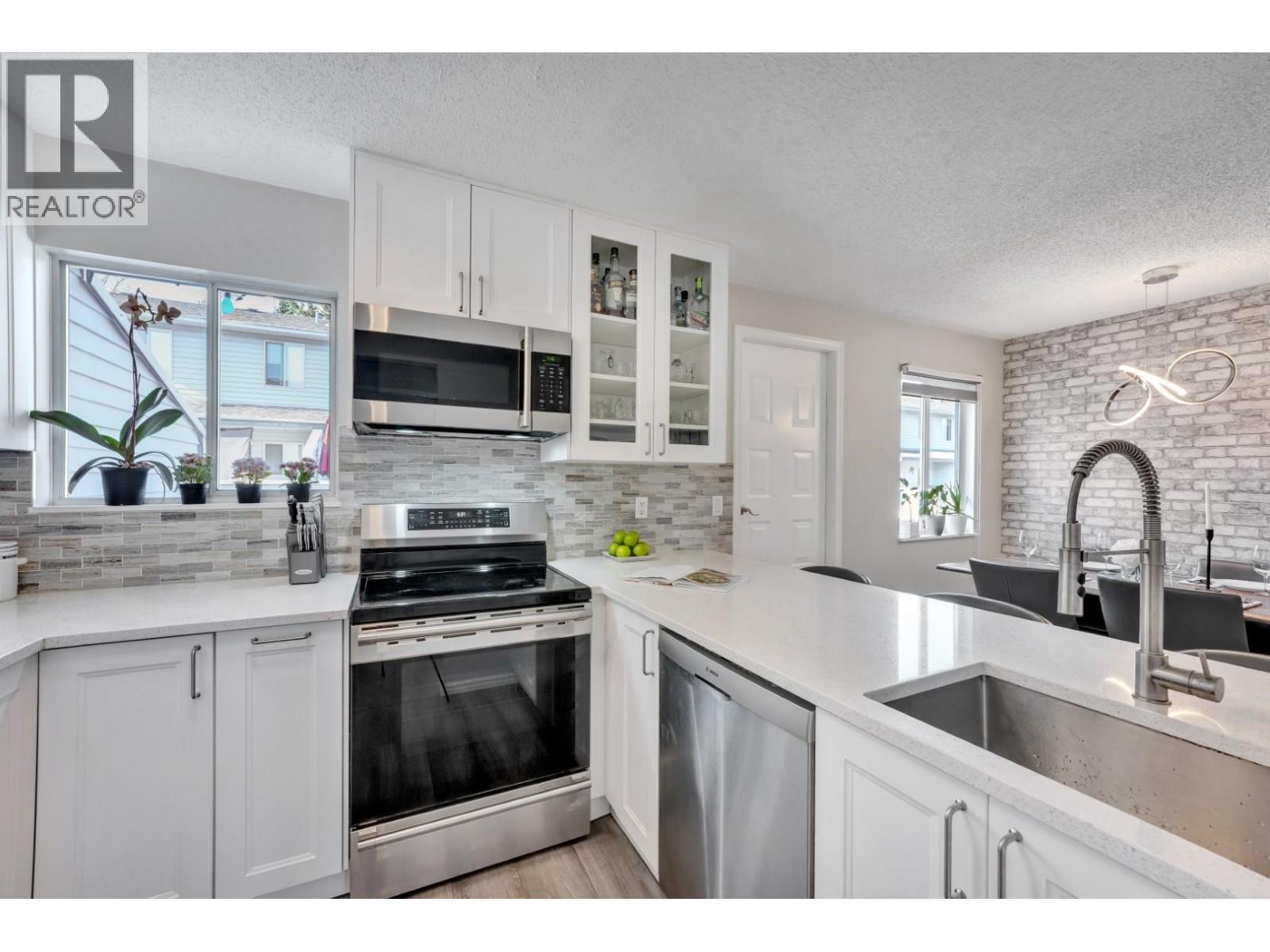 12 3410 Coast Meridian Road, Port Coquitlam, British Columbia  V3B 6X3 - Photo 3 - R3117921