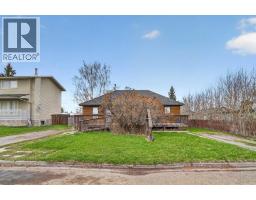 987-989 Elm Street, Pincher Creek, Alberta