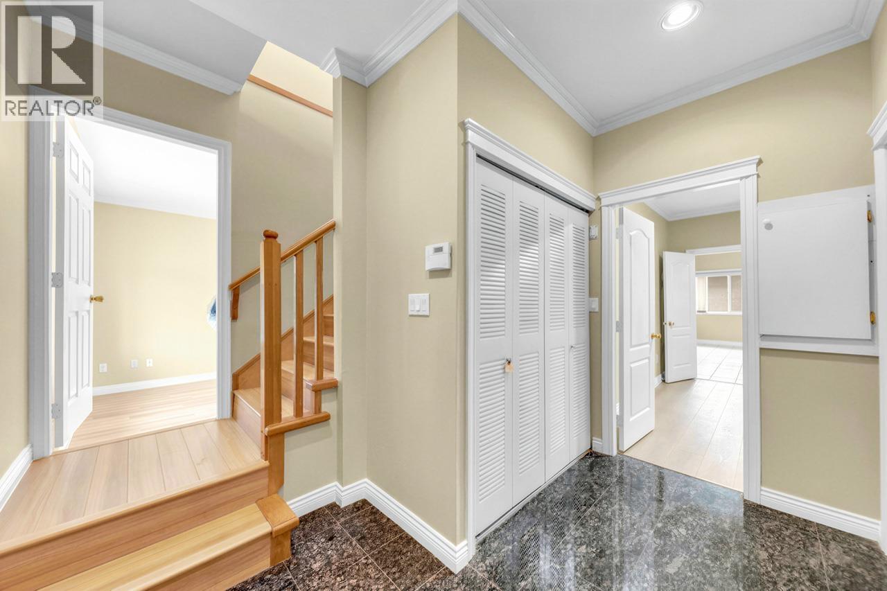 6698 Union Street, Burnaby, British Columbia  V5B 1X1 - Photo 2 - R3117911