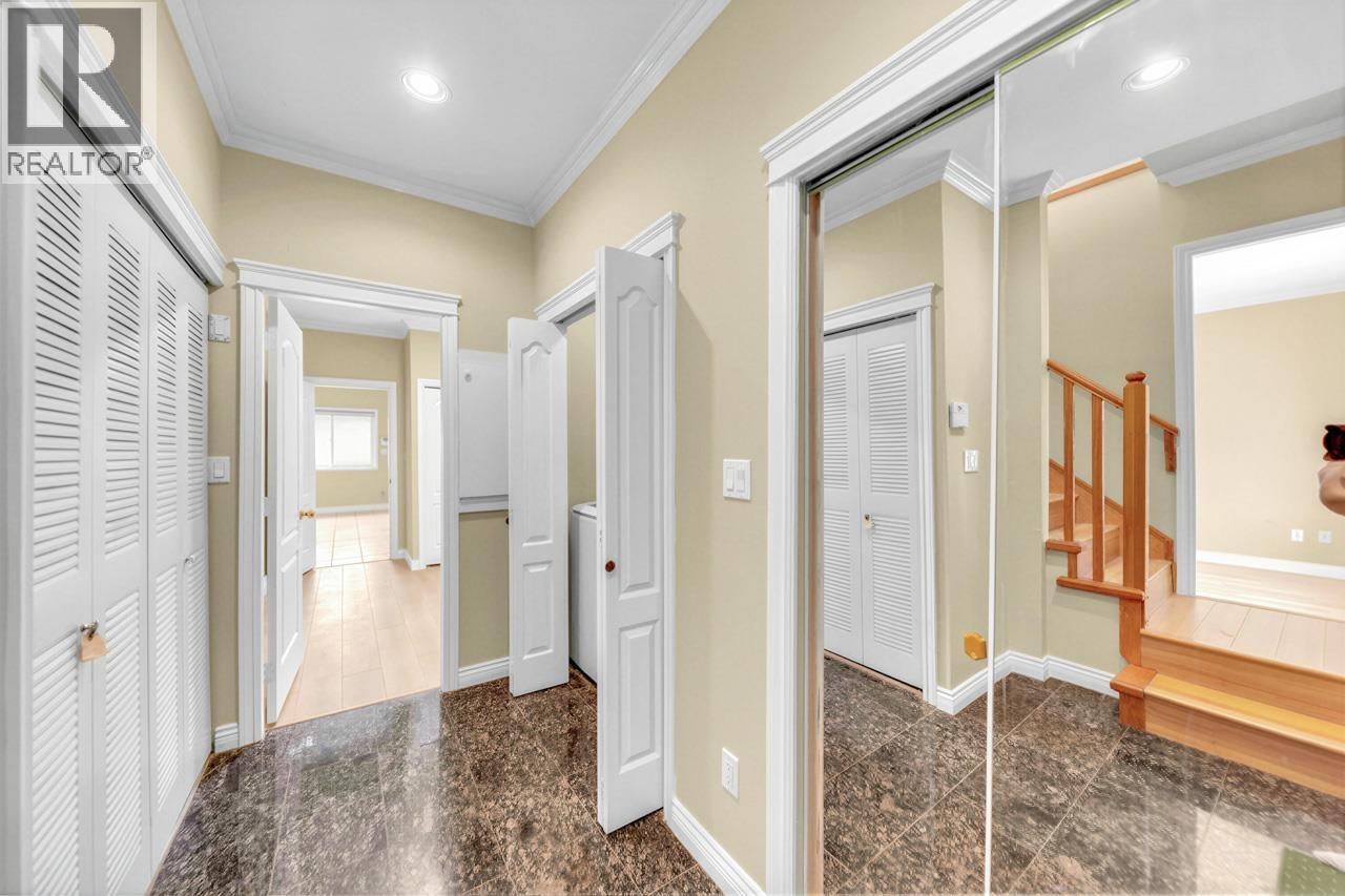 6698 Union Street, Burnaby, British Columbia  V5B 1X1 - Photo 3 - R3117911