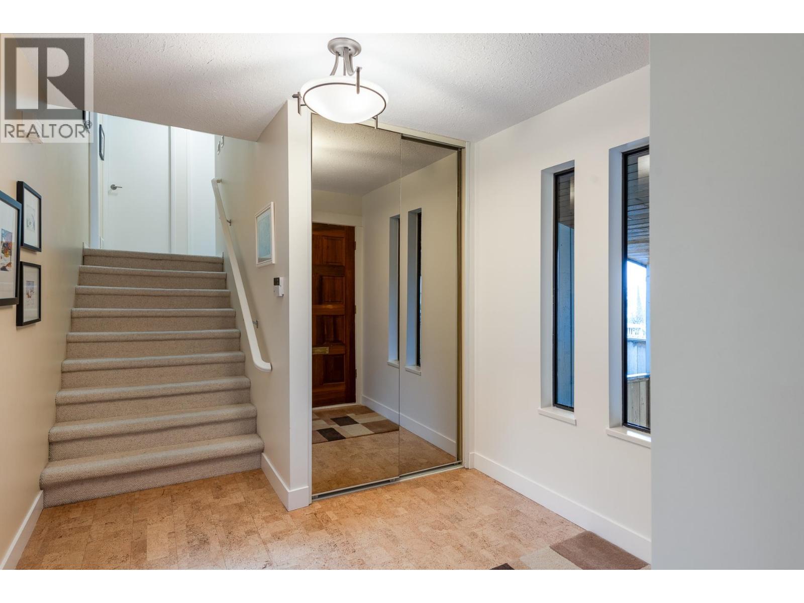 2376 King Albert Avenue, Coquitlam, British Columbia  V3J 7E4 - Photo 12 - R3117937