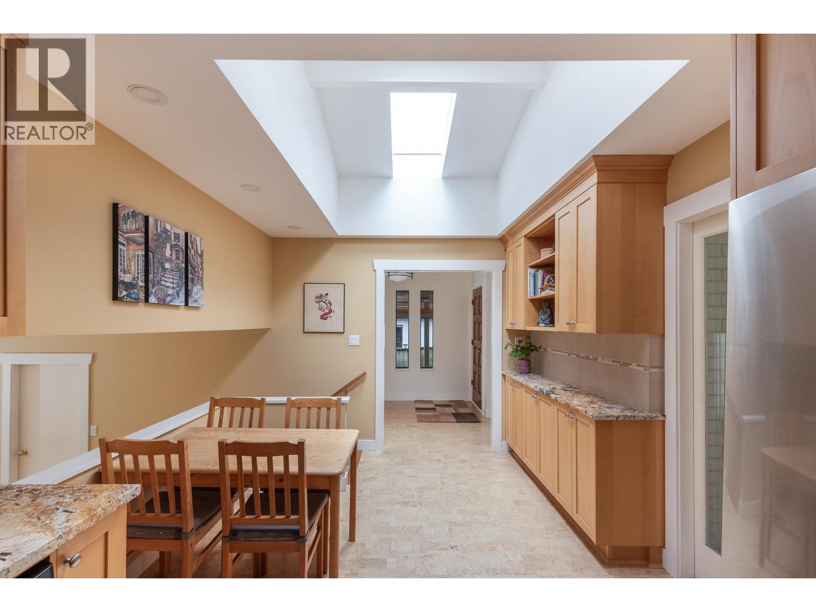 2376 King Albert Avenue, Coquitlam, British Columbia  V3J 7E4 - Photo 9 - R3117937