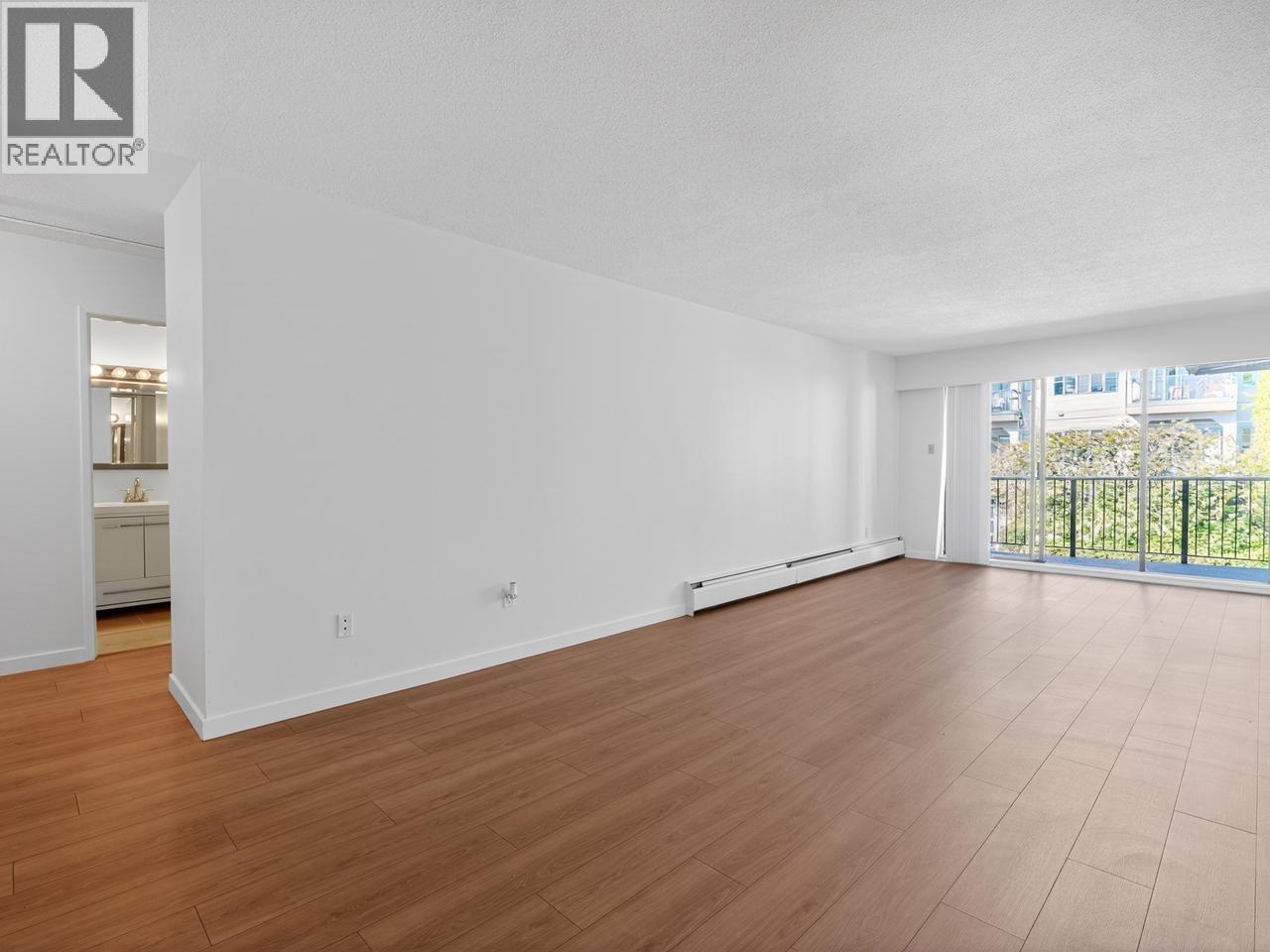 308 170 W 4th Street, North Vancouver, British Columbia  V7M 1H5 - Photo 4 - R3117917
