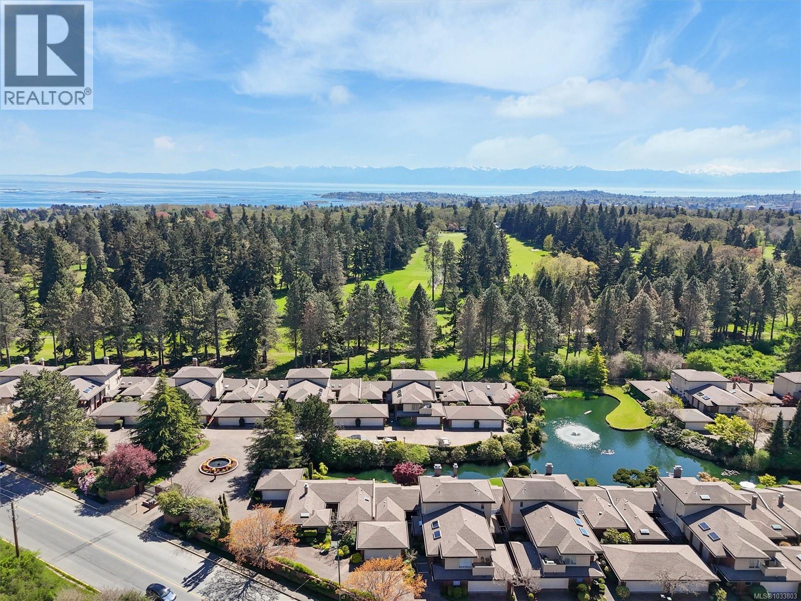 118 2345 Cedar Hill Cross Rd, Oak Bay, British Columbia  V8P 5M8 - Photo 4 - 1033803