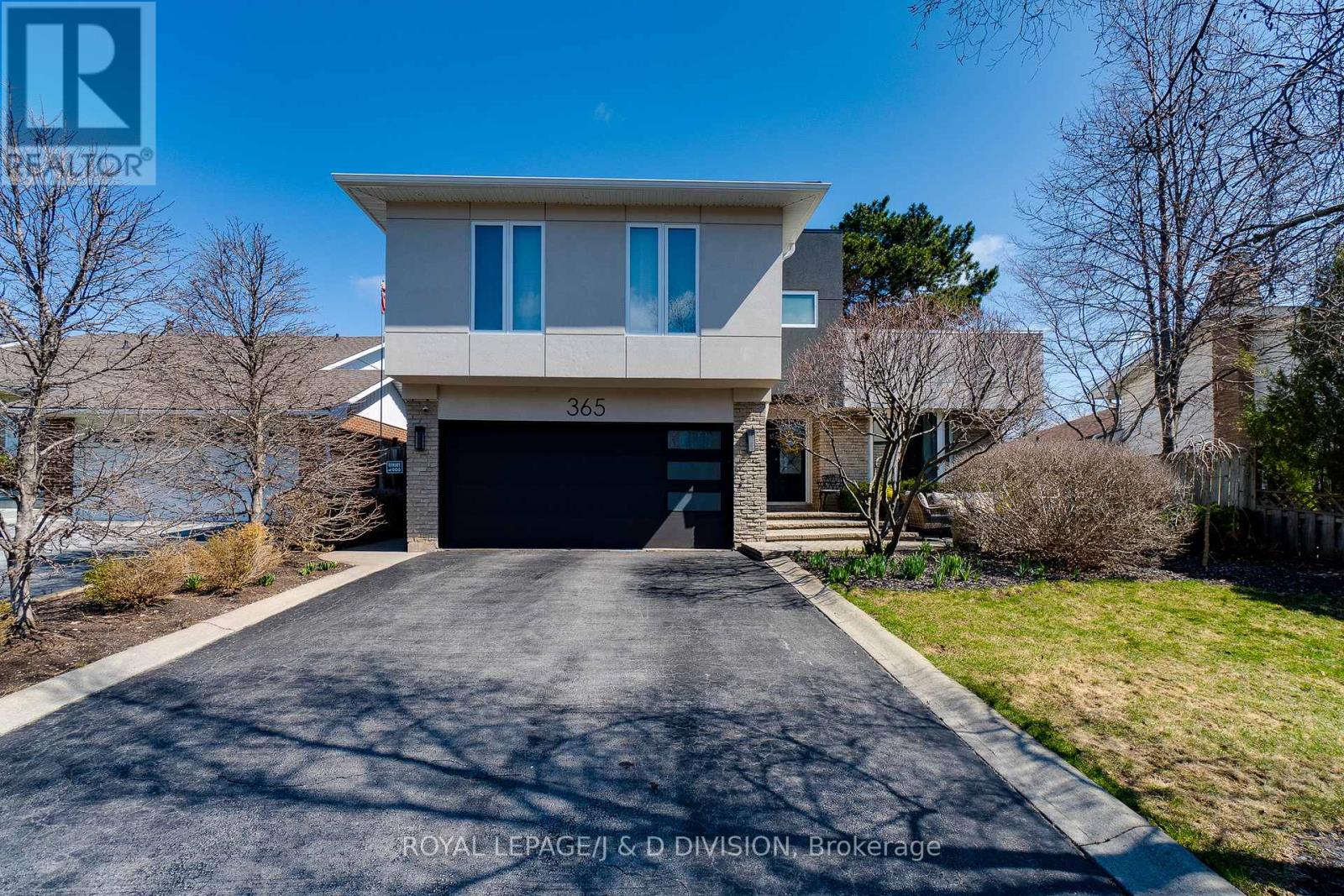 365 Lynn Place, Oakville, Ontario  L6H 2C5 - Photo 4 - W12892130