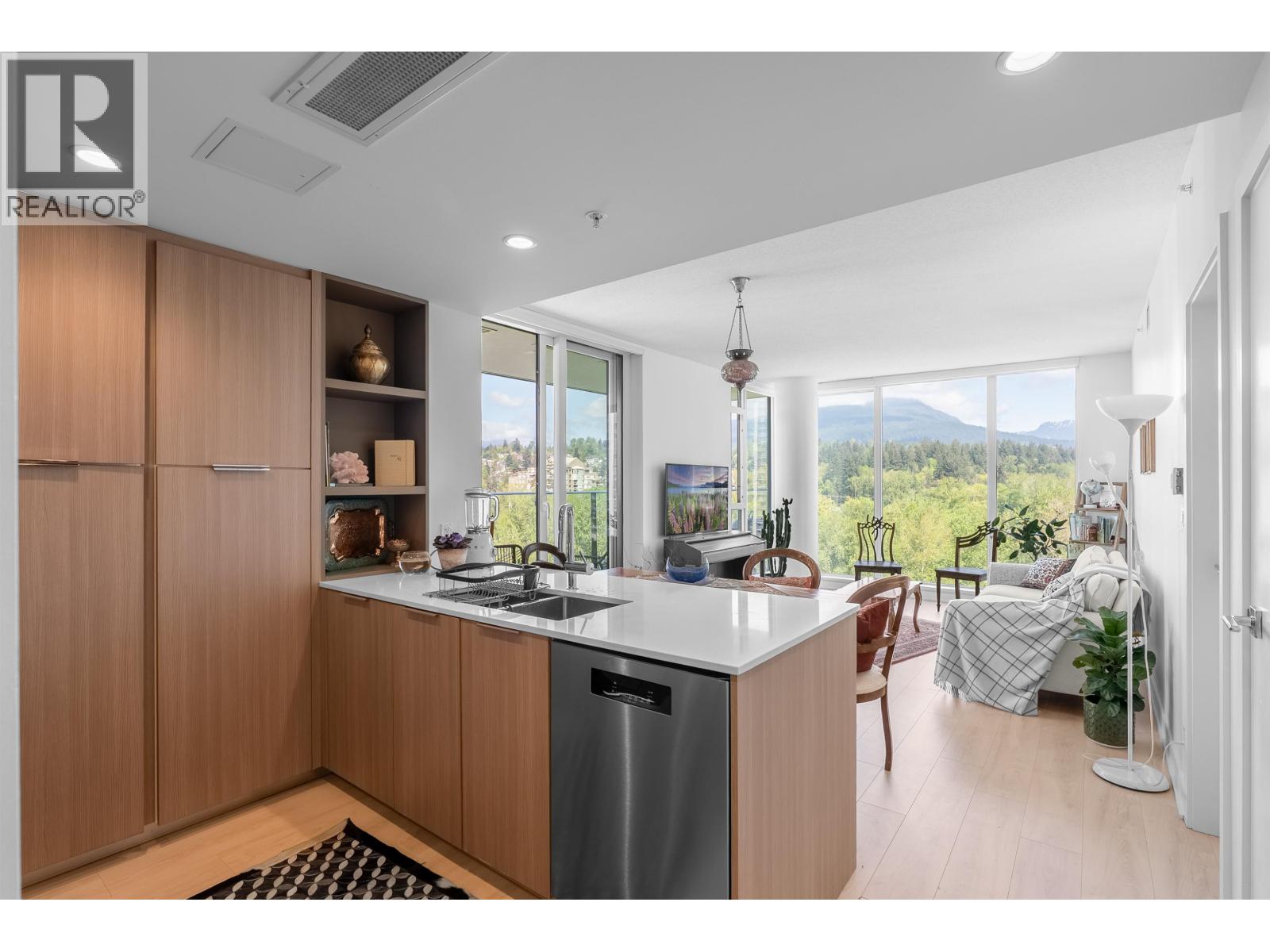 1307 1471 Hunter Street, North Vancouver, British Columbia  V7J 1H3 - Photo 3 - R3117734