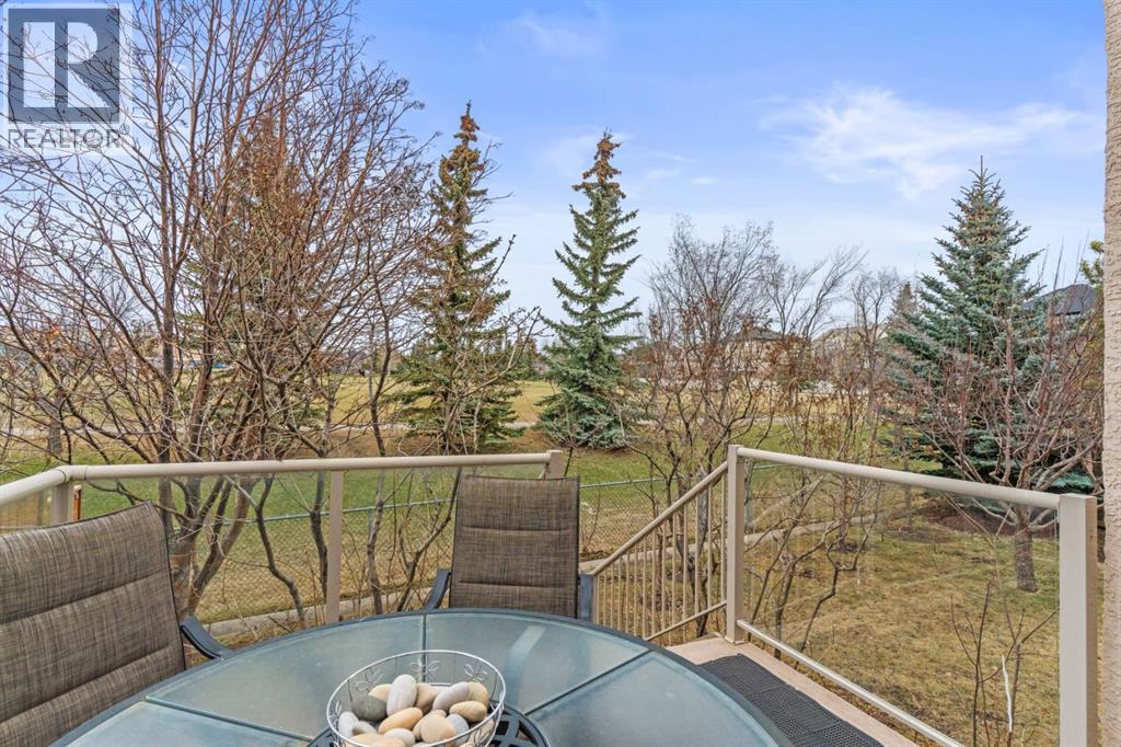 140 Simcoe Close Sw, Calgary, Alberta  T3H 4N3 - Photo 2 - A2305197