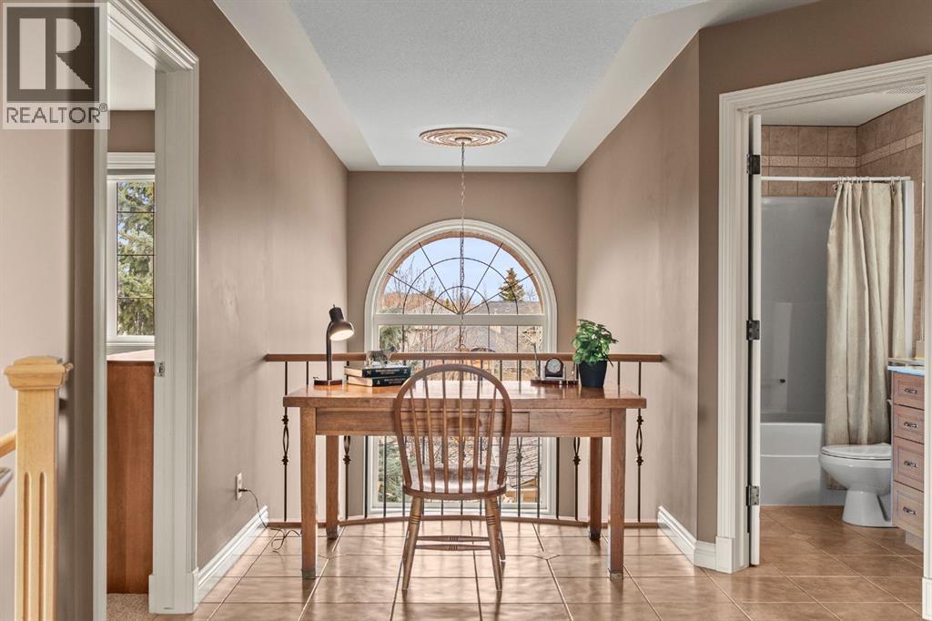 140 Simcoe Close Sw, Calgary, Alberta  T3H 4N3 - Photo 24 - A2305197