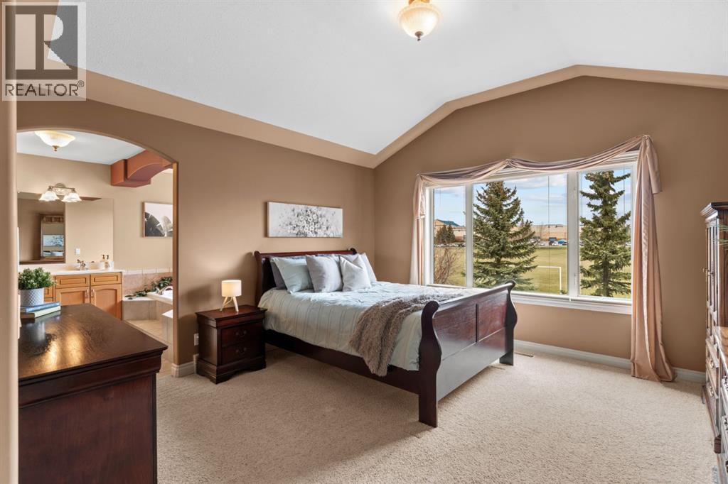 140 Simcoe Close Sw, Calgary, Alberta  T3H 4N3 - Photo 25 - A2305197