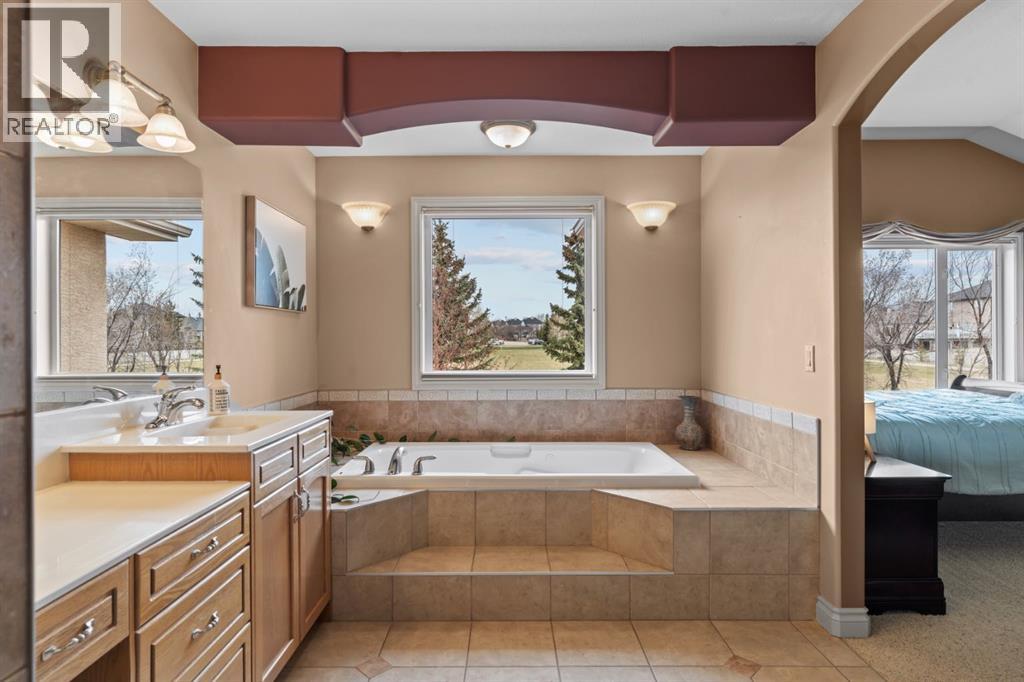 140 Simcoe Close Sw, Calgary, Alberta  T3H 4N3 - Photo 28 - A2305197