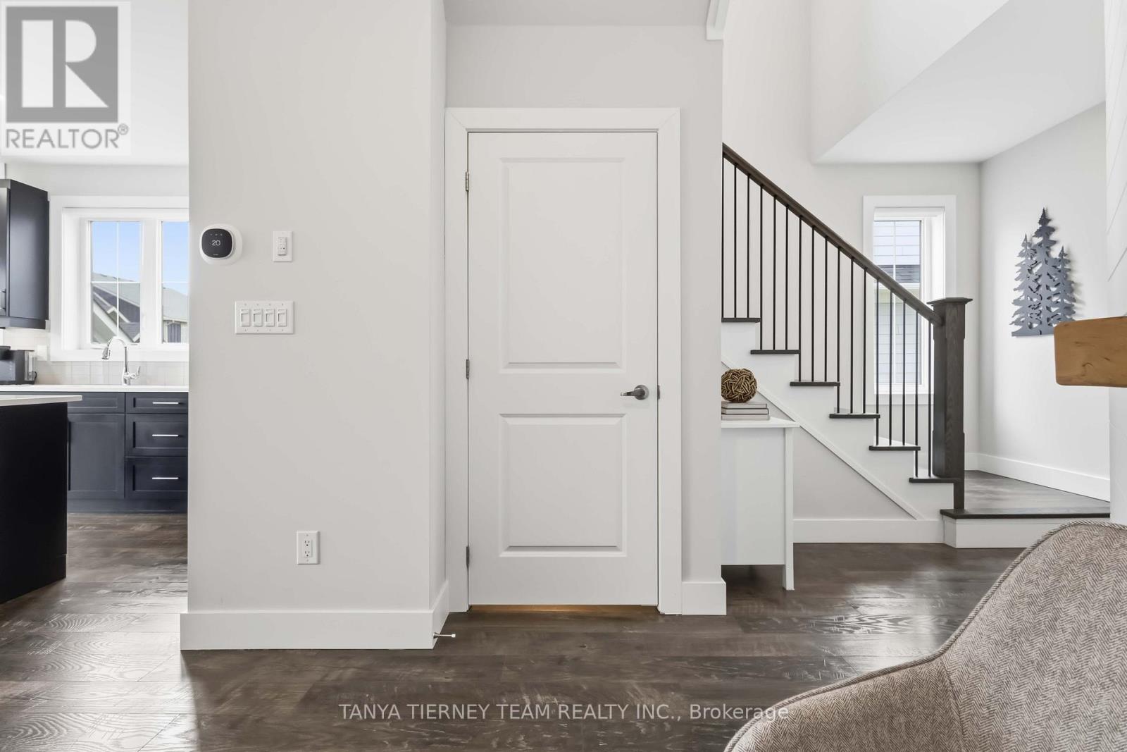 106 Sycamore Street, Blue Mountains, Ontario  L9Y 4E2 - Photo 10 - X13064878