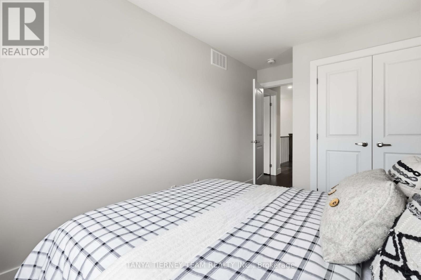 106 Sycamore Street, Blue Mountains, Ontario  L9Y 4E2 - Photo 27 - X13064878