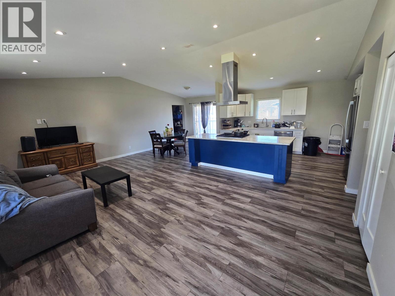 4930 WALSH AVENUE Terrace Photo 3