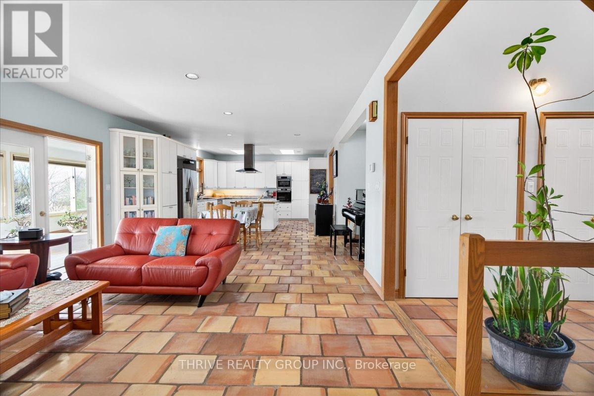 24992 Crinan Line, West Elgin, Ontario  N0L 2P0 - Photo 19 - X13065002