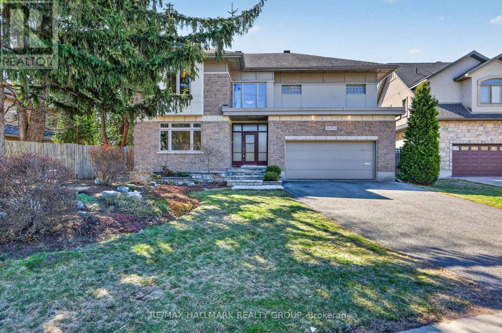 1934 Lenester Avenue, Ottawa, Ontario  K2A 1J9 - Photo 2 - X13065072