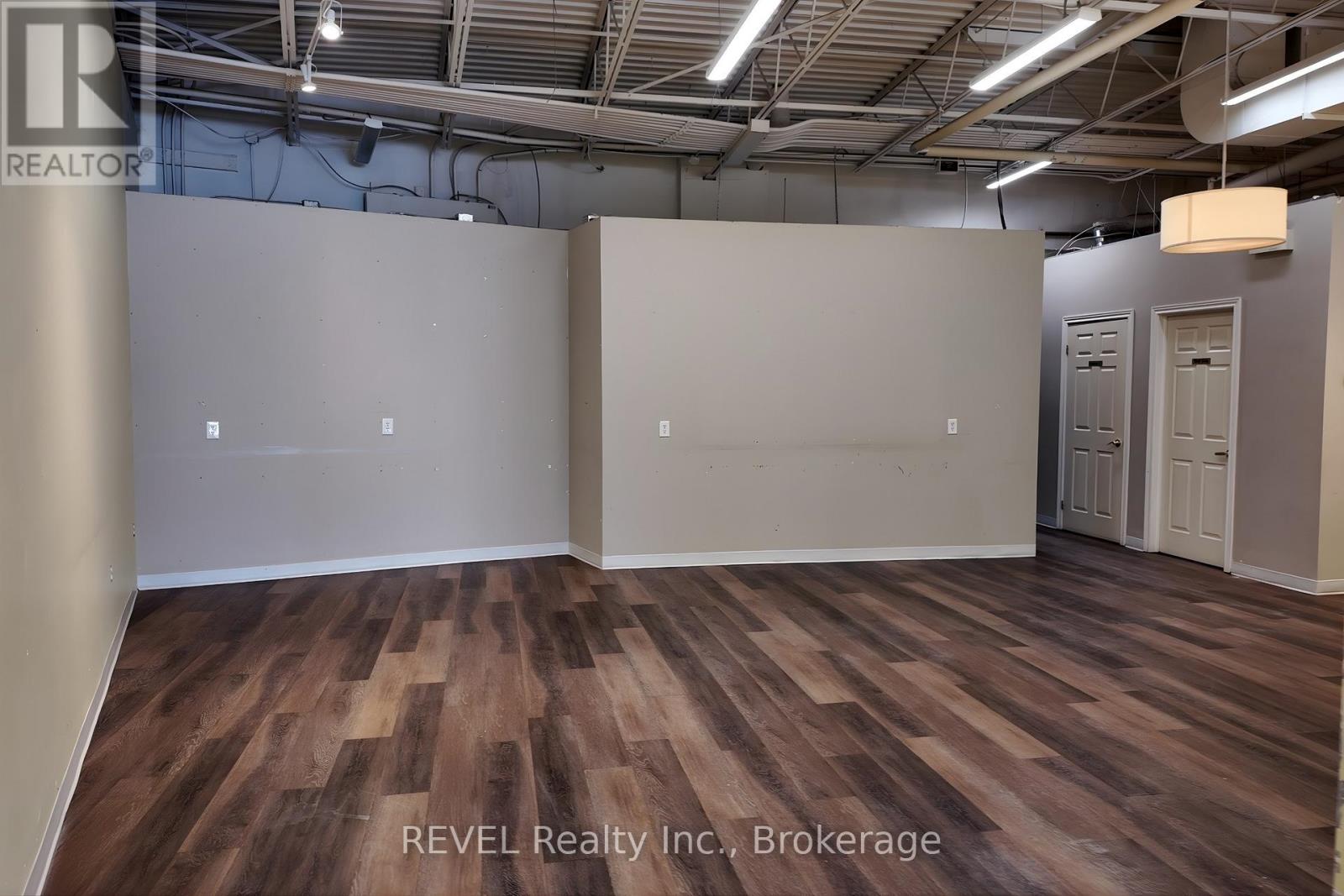 C2 - 211 Martindale Road, St. Catharines, Ontario  L2S 3V7 - Photo 5 - X13065074